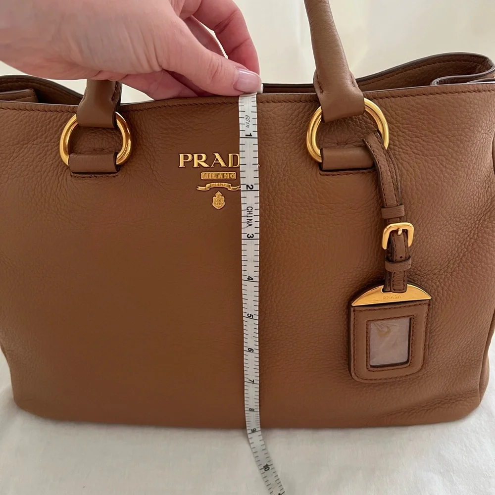 Prada Vitello Daino tote bag in camel - great pre-owned condition - Picture 15 of 16